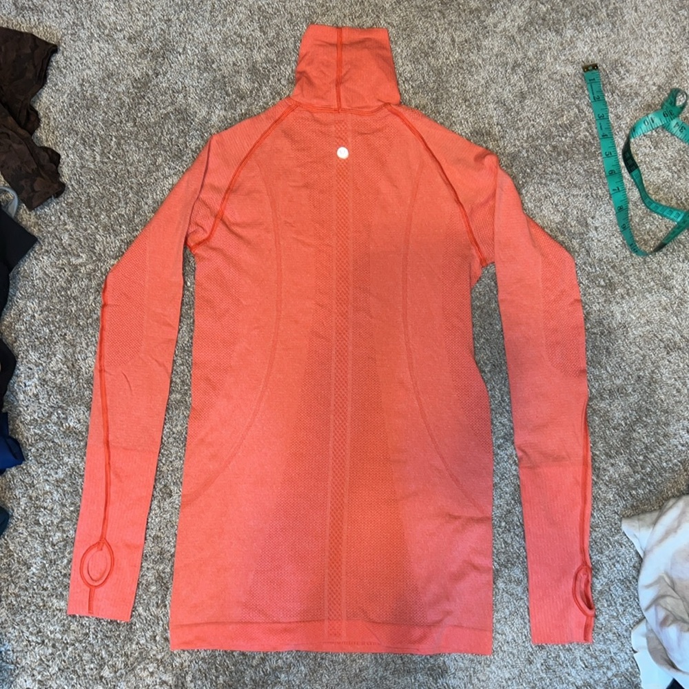 Lululemon Run: Swiftly Turtleneck Love Red Size 6 - Picture 10 of 15